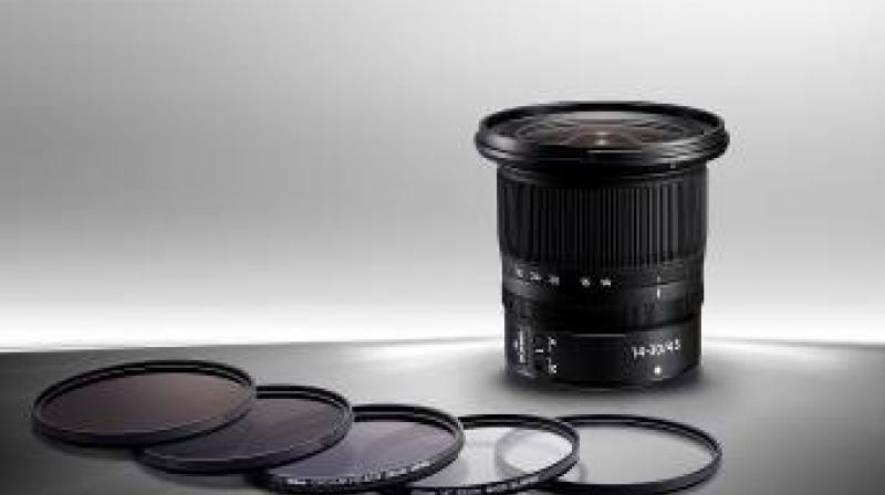 The lens is the world's first FX-format lens to support direct filter attachment. The lens is the world's first FX-format lens to support direct filter attachment.