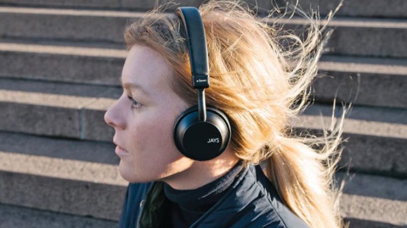 The a-Seven Wireless has 25 hours play time and 40mm drivers. The a-Seven Wireless has 25 hours play time and 40mm drivers.