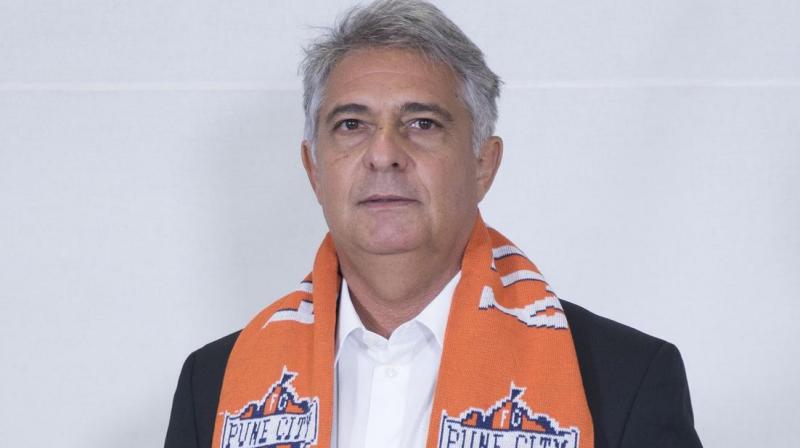 After his spell with Selecao youth sides, he shifted base to Middle-East joining Al-Hilal Saudi Football Club. (Photo: ISL) After his spell with Selecao youth sides, he shifted base to Middle-East joining Al-Hilal Saudi Football Club. (Photo: ISL)