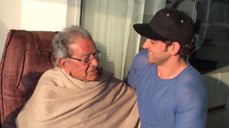 Hrithik Roshan with grandfather J Om Prakash. (Photo: Twitter) Hrithik Roshan with grandfather J Om Prakash. (Photo: Twitter)