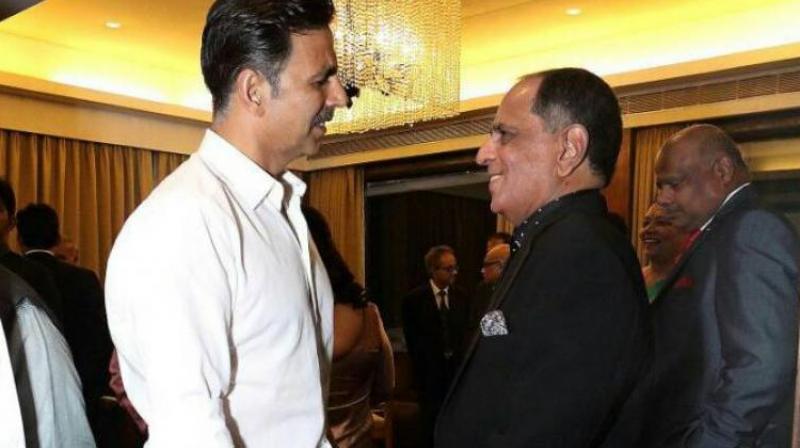Pahlaj Nihalani and Akshay Kumar. Pahlaj Nihalani and Akshay Kumar.