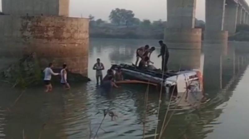 PM Modi, Rahul Gandhi condole deaths in Rajasthan bus accident