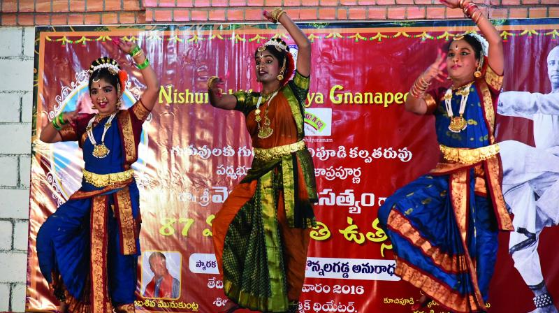 Dancers perform at Satyam’s tribute. Dancers perform at Satyam’s tribute.