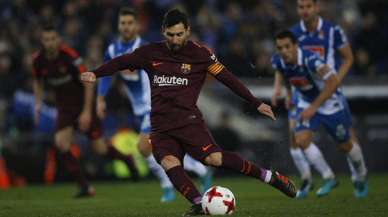 In a match of few chances Barca's penalty, which came after a foul on Sergi Roberto, looked to be the decisive moment for the away side, but Espanyol keeper Diego Lopez dived superbly to his left to push Messi's powerful shot wide.(Photo: AFP) In a match of few chances Barca's penalty, which came after a foul on Sergi Roberto, looked to be the decisive moment for the away side, but Espanyol keeper Diego Lopez dived superbly to his left to push Messi's powerful shot wide.(Photo: AFP)