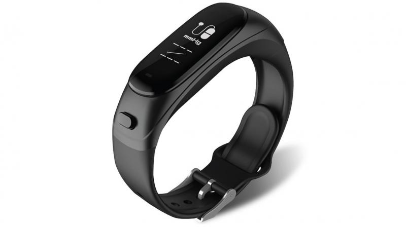 A fitness band with impressive features. A fitness band with impressive features.