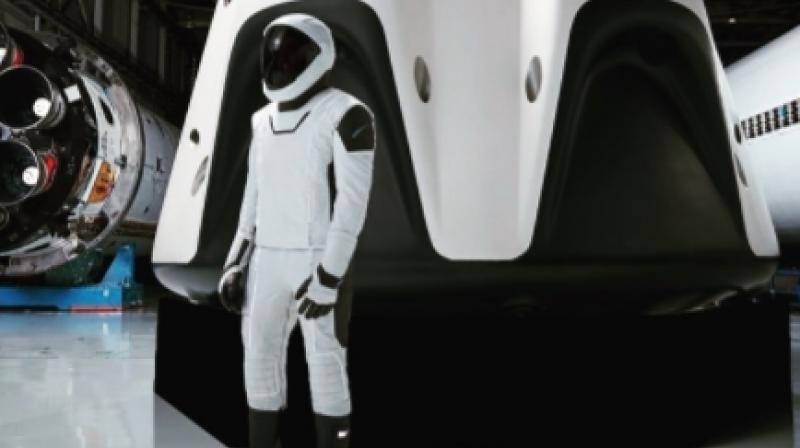 Image of SpaceX's future spacesuit (Photo: Elon Musk/Instagram) Image of SpaceX's future spacesuit (Photo: Elon Musk/Instagram)