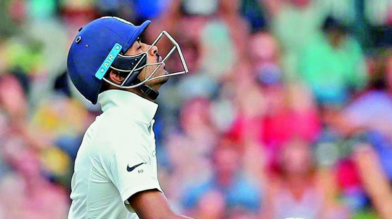Philander takes six as South Africa beat India in first test Philander takes six as South Africa beat India in first test