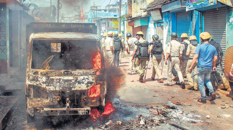 WB guv visits violence-hit Asansol