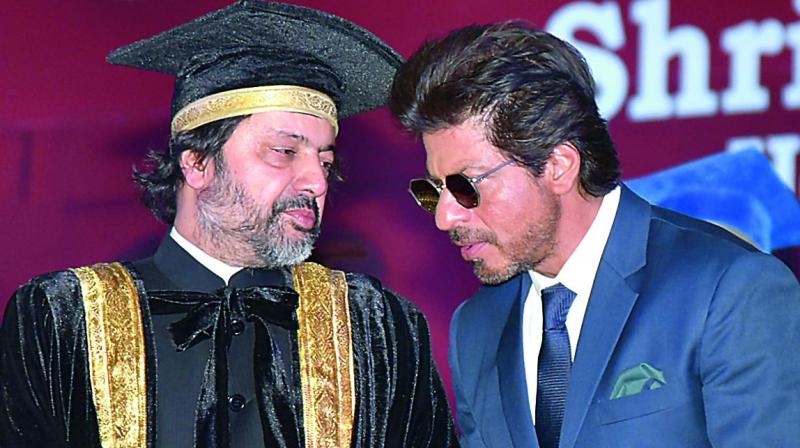 Shah Rukh Khan with Urdu aficionado and founder of Rekhta Foundation Rajiv Saraf on Monday. (Photo: DC) Shah Rukh Khan with Urdu aficionado and founder of Rekhta Foundation Rajiv Saraf on Monday. (Photo: DC)