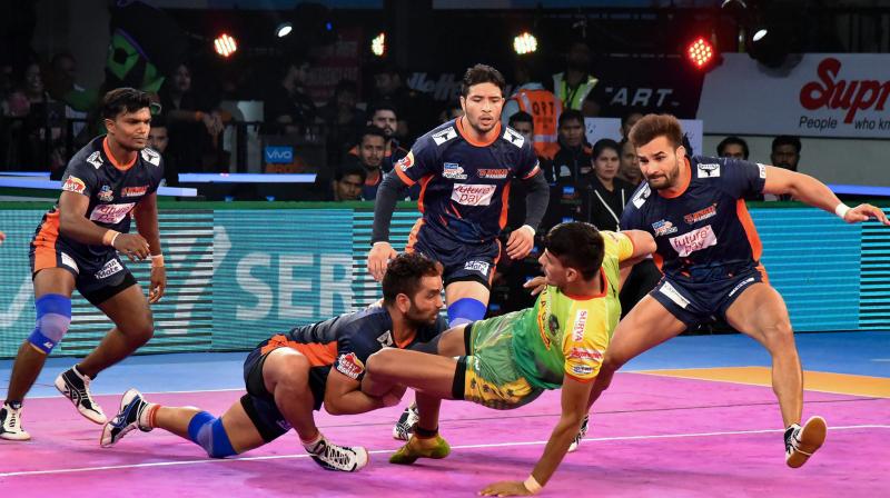 Patna Pirates started the match without their star raider Pardeep Narwal as he was tending to his wrist injury while Bengal Warriors started without Maninder Singh. (Photo: PTI) Patna Pirates started the match without their star raider Pardeep Narwal as he was tending to his wrist injury while Bengal Warriors started without Maninder Singh. (Photo: PTI)