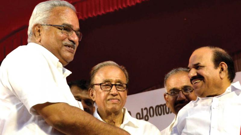 Kerala Samrakshna Yatra north zone leader Kanam Rajendran, CPI general secretary Sudhakar Reddy and Jatha south zone leader Kodiyeri Balakrishnan during the inauguration of the Jatha in Thiruvananthapuram on Friday.(Peethambaran Payyeri) Kerala Samrakshna Yatra north zone leader Kanam Rajendran, CPI general secretary Sudhakar Reddy and Jatha south zone leader Kodiyeri Balakrishnan during the inauguration of the Jatha in Thiruvananthapuram on Friday.(Peethambaran Payyeri)