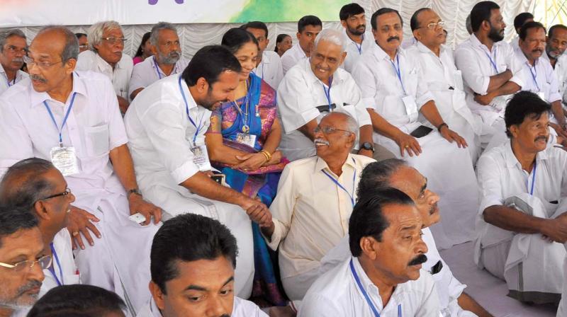 AICC secretary P.C. Vishnunath shakes hands with critic M.N. Karassey at the launch of the ‘Swastham Kozhikode’ campaign in Kozhikode on Saturday. (Photo: DC) AICC secretary P.C. Vishnunath shakes hands with critic M.N. Karassey at the launch of the ‘Swastham Kozhikode’ campaign in Kozhikode on Saturday. (Photo: DC)