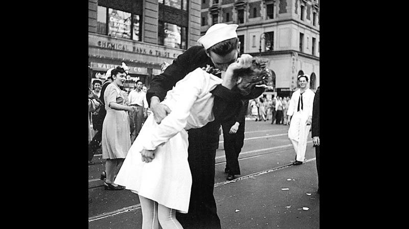 The iconic photo taken at the Times Square right after the end of WWII in 1945, the statue was modellled on. (Photo: ANI) The iconic photo taken at the Times Square right after the end of WWII in 1945, the statue was modellled on. (Photo: ANI)