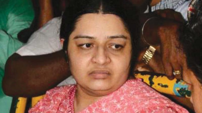 According to Rama chandran, Deepa and her driver A.V. Raja, on many occasions she approached him and obtained loans to the tune of Rs1.12 crore for repaying her debts. According to Rama chandran, Deepa and her driver A.V. Raja, on many occasions she approached him and obtained loans to the tune of Rs1.12 crore for repaying her debts.