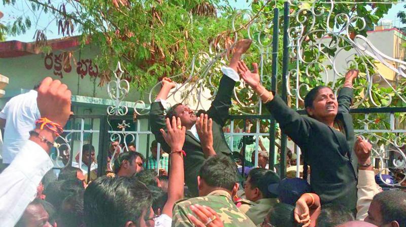 Advocates demanding the establishment of the High Court in Rayalaseema were pushed, beaten by police when they tried to storm into the Collectoate recently. — DC Advocates demanding the establishment of the High Court in Rayalaseema were pushed, beaten by police when they tried to storm into the Collectoate recently. — DC