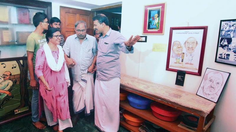 Shahina Basheer and Anees Basheer, daughter and son of Vaikom Muhammed Basheer showing the room of Basheer to writer M.T. Vasudevan Nair, at Vailalil House, Beypore on Friday. Shahina Basheer and Anees Basheer, daughter and son of Vaikom Muhammed Basheer showing the room of Basheer to writer M.T. Vasudevan Nair, at Vailalil House, Beypore on Friday.
