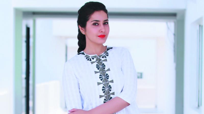 Raashi has been very choosy about her scripts and is consciously trying to strike a balance between commercial films and films that give her a scope to perform. Raashi has been very choosy about her scripts and is consciously trying to strike a balance between commercial films and films that give her a scope to perform.