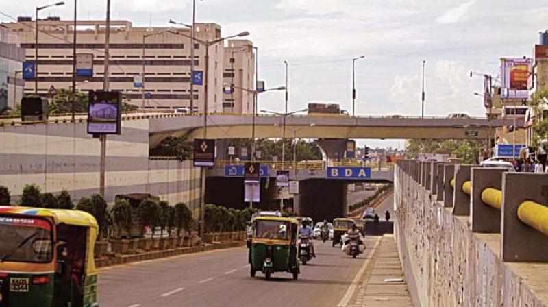 Efficient traffic handling at the start and end of this elevated bridge needs to be done. On the silkboard side, an elaborate road interchange was planned by bmrcl, but there has been no progress on that due to cost/tender issues. There are multiple conservative alternatives which govt can look at. Efficient traffic handling at the start and end of this elevated bridge needs to be done. On the silkboard side, an elaborate road interchange was planned by bmrcl, but there has been no progress on that due to cost/tender issues. There are multiple conservative alternatives which govt can look at.