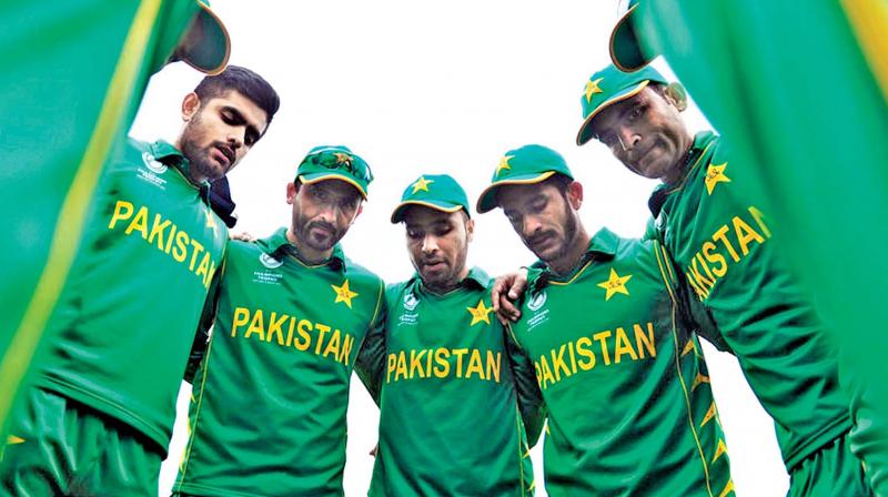 Pakistan players in a huddle. (Photo: ICC) Pakistan players in a huddle. (Photo: ICC)