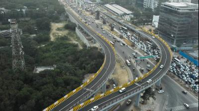 Vehicles run on the newly inaugurated flyover. (Photo: DC/R. Pavan)
