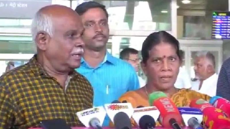 Recommended for bravery award by the district administration, the district collector was ordered to send the couple to Chennai to participate in the Independence day celebrations. Recommended for bravery award by the district administration, the district collector was ordered to send the couple to Chennai to participate in the Independence day celebrations.