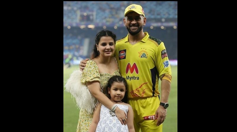 MS Dhoni with wife Sakshi Dhoni and daughter Ziva