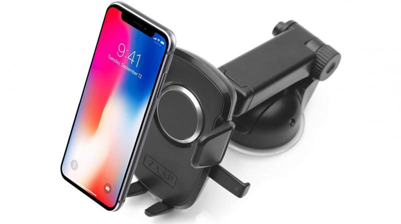 The Quick touch one pro securely mounts on a car’s dashboard, windshield, or desk. The Quick touch one pro securely mounts on a car’s dashboard, windshield, or desk.