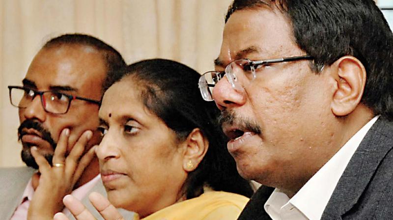 BBMP commmissioner Manjunath Prasad addresses a press meet in connection with poll arrangements on Monday BBMP commmissioner Manjunath Prasad addresses a press meet in connection with poll arrangements on Monday