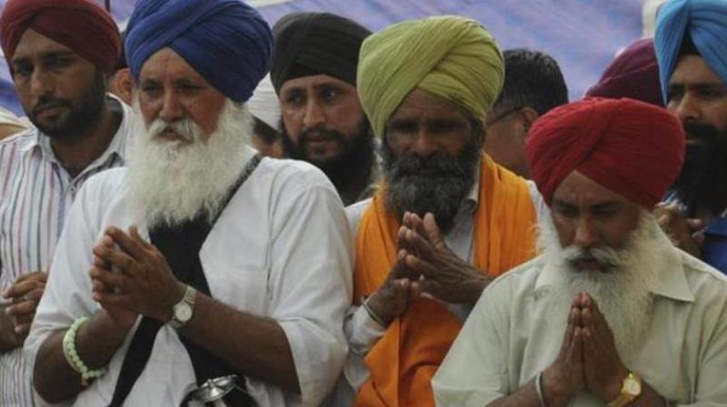 he CIA Factbook estimates that 3.6 percent of Pakistan's 180 million people are non-Muslims, including Sikhs, Christians and Hindus. (Photo: AP) he CIA Factbook estimates that 3.6 percent of Pakistan's 180 million people are non-Muslims, including Sikhs, Christians and Hindus. (Photo: AP)