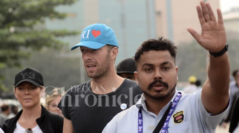 Chris Martin reaches MMRDA for rehearsal. (Pic courtesy: Shripad Naik). Chris Martin reaches MMRDA for rehearsal. (Pic courtesy: Shripad Naik).