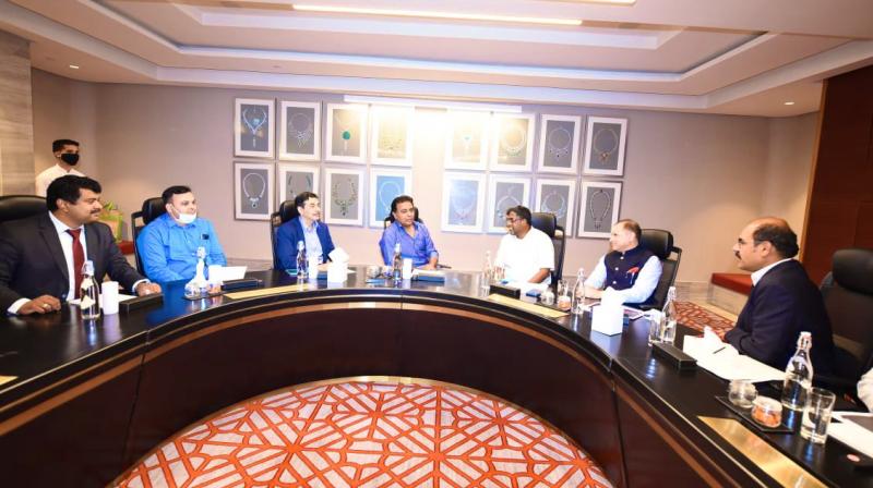 KTR with the team of Malabar Gold and Diamonds. (Photo: Twitter/@KTRTRS)