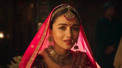 Alia Bhatt in Manyavar Mohey's new ad. (Photo: Screenshot from YouTube)