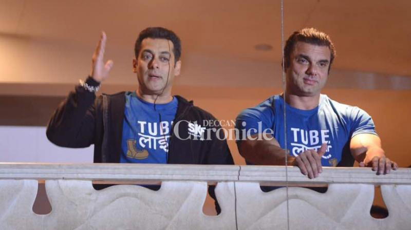 Salman Khan with Sohail Khan at the balcony of their house in Bandra, Mumbai on Thursday. (Photo: Viral Bhayani) Salman Khan with Sohail Khan at the balcony of their house in Bandra, Mumbai on Thursday. (Photo: Viral Bhayani)