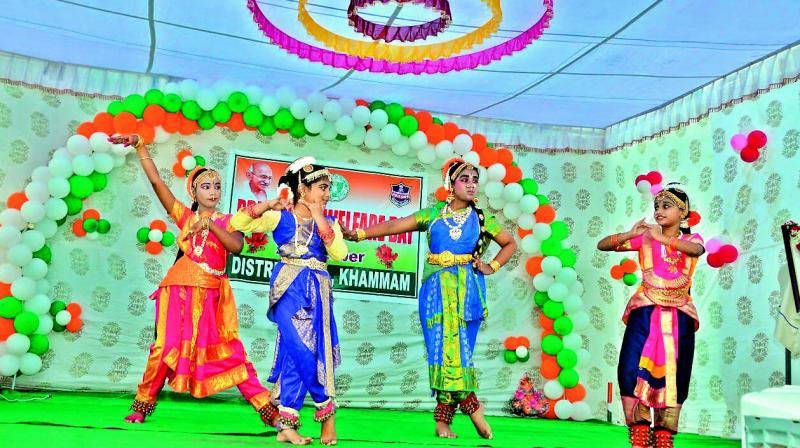 Women prisoners along with their children put up dance performances during the Welfare Day on Tuesday. Women prisoners along with their children put up dance performances during the Welfare Day on Tuesday.