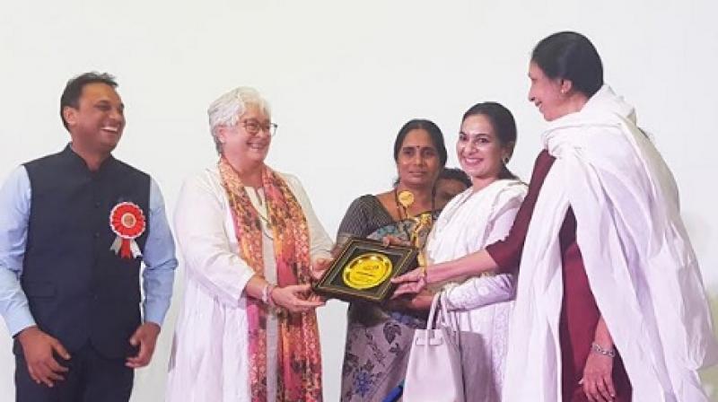 L to R: Sarvesh Kr. Tiwari, Nafisa Ali, Asha Devi, Ruchie Mittal and Sulekha Kumreya L to R: Sarvesh Kr. Tiwari, Nafisa Ali, Asha Devi, Ruchie Mittal and Sulekha Kumreya