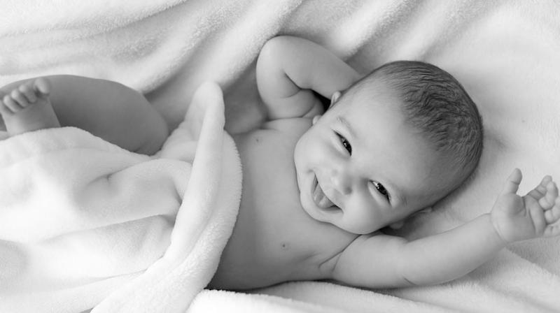 Cuddles help ease babies' pain from needle sticks, new study finds. (Photo: Pixabay) Cuddles help ease babies' pain from needle sticks, new study finds. (Photo: Pixabay)