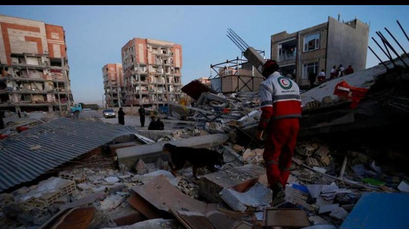 Rescue personnel conduct search and rescue work following a 7.3-magnitude earthquake at Sarpol-e Zahab in Iran's Kermanshah province on November 13, 2017. (Photo: AFP) Rescue personnel conduct search and rescue work following a 7.3-magnitude earthquake at Sarpol-e Zahab in Iran's Kermanshah province on November 13, 2017. (Photo: AFP)