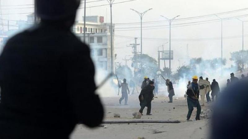 Roughly 8,500 elite police and paramilitary troops in riot gear began clearing the demonstrators soon after dawn, with nearby roads and markets closed. (Photo: AFP) Roughly 8,500 elite police and paramilitary troops in riot gear began clearing the demonstrators soon after dawn, with nearby roads and markets closed. (Photo: AFP)