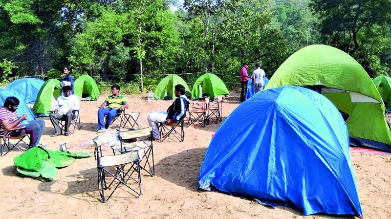 Tourists camping at Eturnagaram forest in Jayashankar Bhoopalapalli district. (Photo: DC) Tourists camping at Eturnagaram forest in Jayashankar Bhoopalapalli district. (Photo: DC)
