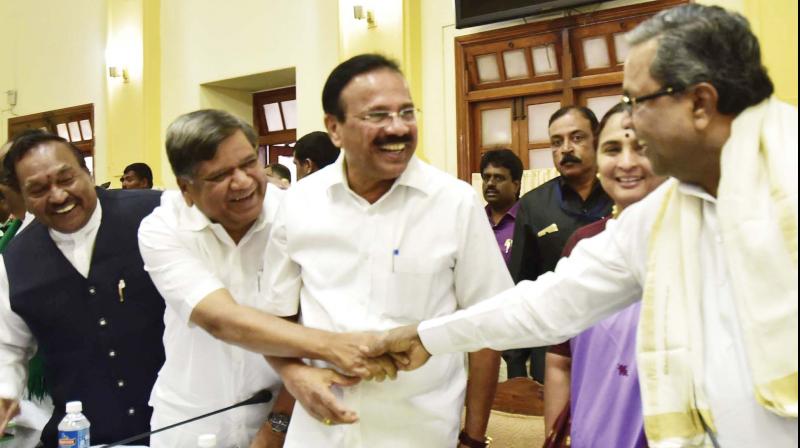 CM Siddaramaiah, Chief Secretary Rathna Prabha and BJP leaders D.V. Sadananda Gowda, Jagadish Shettar and K.S. Eshwarappa at the all-party meeting on Mahadayi issue in Bengaluru on Saturday. (Photo:KPN) CM Siddaramaiah, Chief Secretary Rathna Prabha and BJP leaders D.V. Sadananda Gowda, Jagadish Shettar and K.S. Eshwarappa at the all-party meeting on Mahadayi issue in Bengaluru on Saturday. (Photo:KPN)