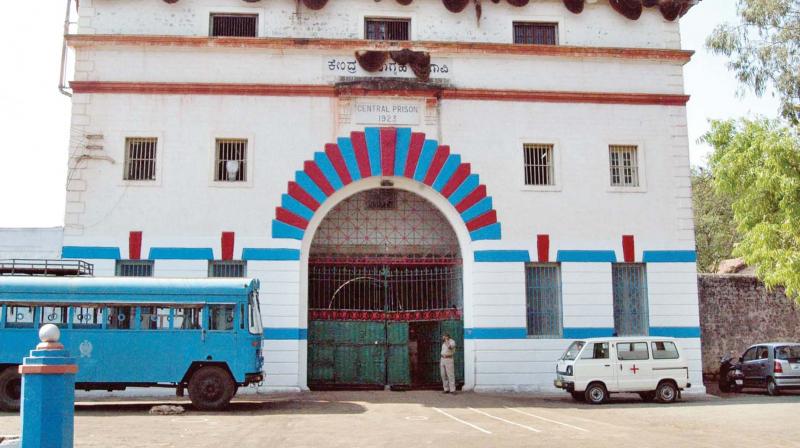 The practice could prove costly as Hindalga houses some of the country’s most dreaded criminals like associates of slain forest bandit, Veerappan and members of the notorious Dandupalya gang The practice could prove costly as Hindalga houses some of the country’s most dreaded criminals like associates of slain forest bandit, Veerappan and members of the notorious Dandupalya gang