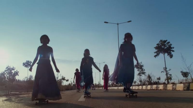 Women shattering boundaries (Photo: YouTube) Women shattering boundaries (Photo: YouTube)