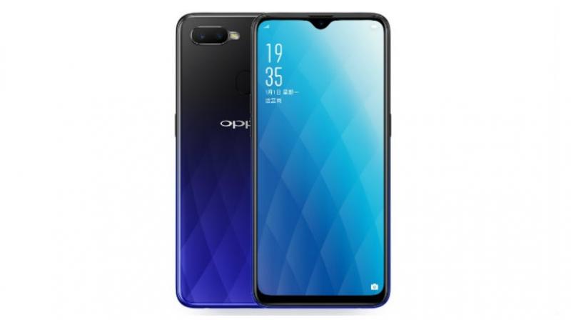 The OPPO A7X runs on Android 8.1 Oreo out-of-the-box with the ColorOS 5.2 skin on top. The OPPO A7X runs on Android 8.1 Oreo out-of-the-box with the ColorOS 5.2 skin on top.