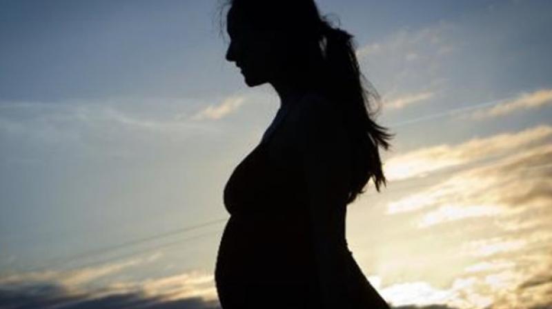 A Pennsylvania woman gave birth while the oil in her husband's pickup was being changed at an auto dealership. (Photo: AFP) A Pennsylvania woman gave birth while the oil in her husband's pickup was being changed at an auto dealership. (Photo: AFP)