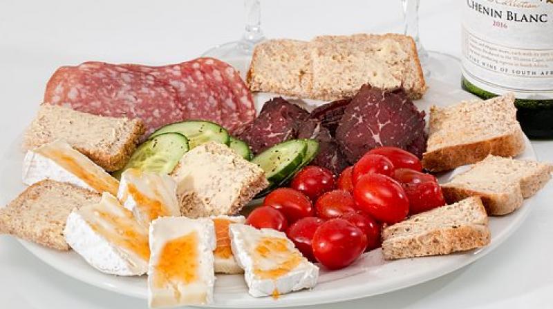 The study shows that by reducing the share of carbohydrates in the diet and increasing the share of protein and fat, you can both treat high blood sugar and reduce liver fat content. (Photo: Representational/Pixabay) The study shows that by reducing the share of carbohydrates in the diet and increasing the share of protein and fat, you can both treat high blood sugar and reduce liver fat content. (Photo: Representational/Pixabay)