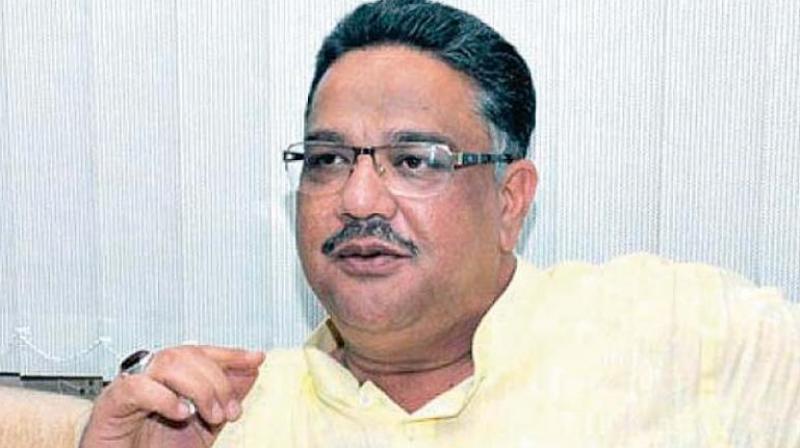An argument broke out after former Congress minister Tanvir Sait (pic) said that some people were standing behind those sitting on the dais but JD(S) leader Narayana took objection to it and walked out of the press conference. (Photo: File) An argument broke out after former Congress minister Tanvir Sait (pic) said that some people were standing behind those sitting on the dais but JD(S) leader Narayana took objection to it and walked out of the press conference. (Photo: File)