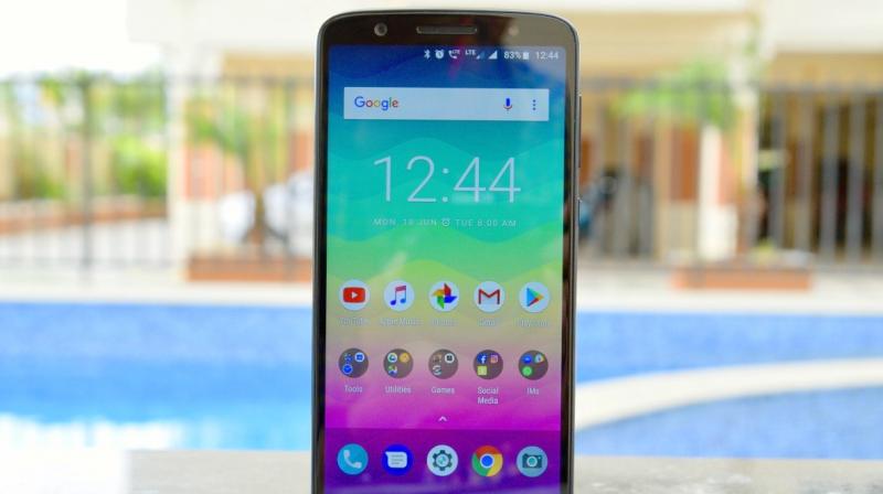 The G6 has thinner bezels for better screen-to-body ratio. The G6 has thinner bezels for better screen-to-body ratio.