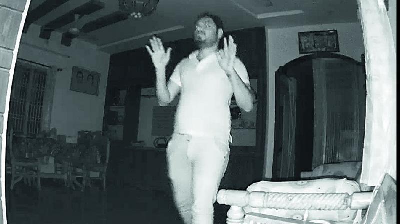 Image from CCTV footage captured at a house near Chinnachowk area in Kadapa city. Image from CCTV footage captured at a house near Chinnachowk area in Kadapa city.