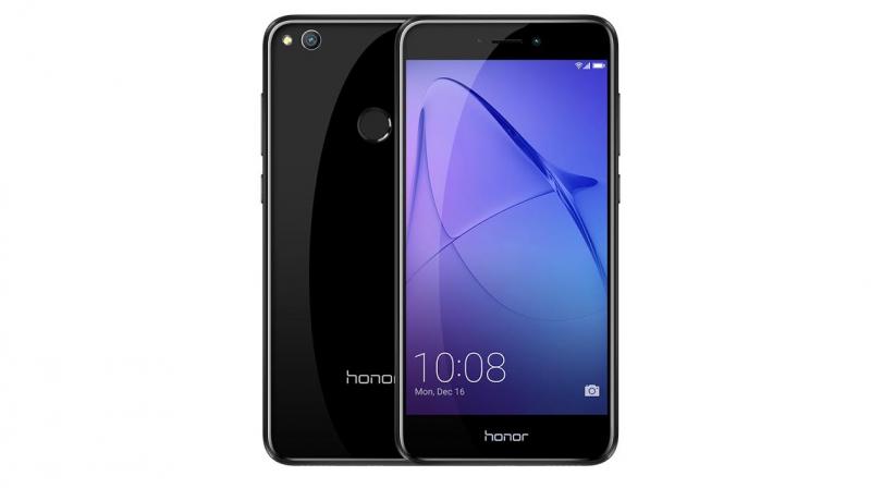 The device will be bundled with a 5V/1A charger, 3.5 mm handsfree with inline call button, standard USB-A to microUSB cable, transparent back cover. The device will be bundled with a 5V/1A charger, 3.5 mm handsfree with inline call button, standard USB-A to microUSB cable, transparent back cover.