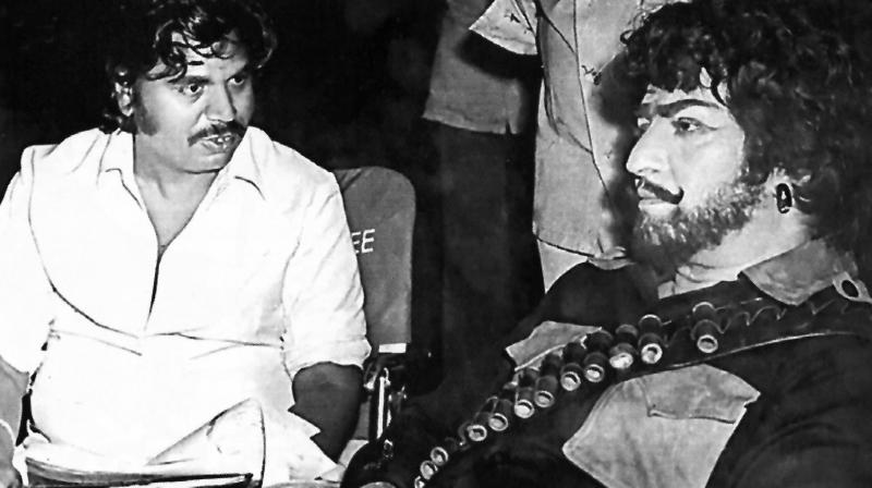 Dasari with NTR on the sets of Bobbili Puli Dasari with NTR on the sets of Bobbili Puli